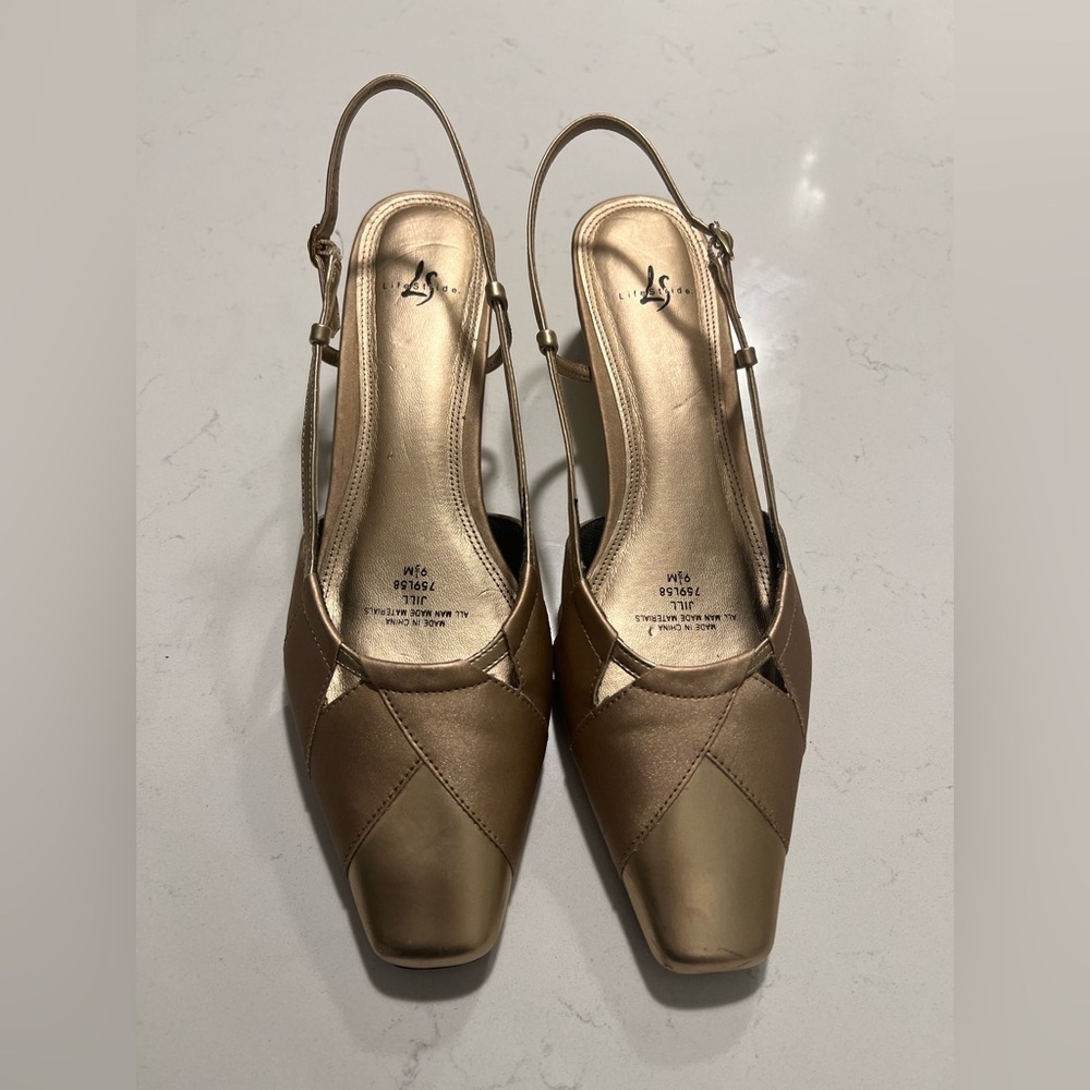 Life Stride - Jill - Strappy Pump Dress Shoes size 9.5